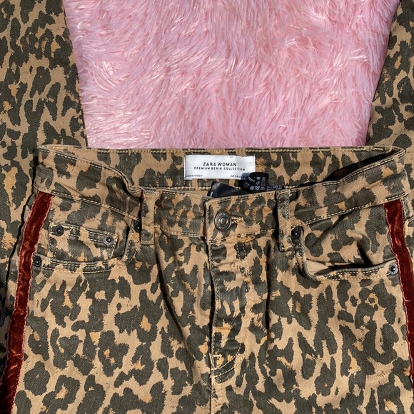 Zara Woman leopard print leggings with velvet stripe on the side size 2 - Picture 2 of 8